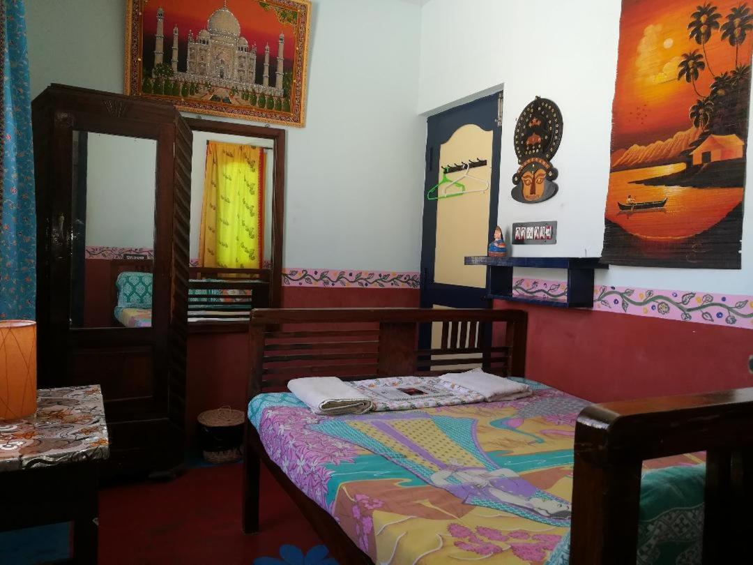 Swades Guest House Pondicherry Exterior photo